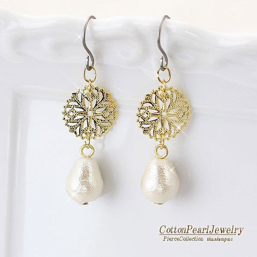 新商品 【 日本製 】コットンパールと透かしのエレガントピアス★チタンフック使用★ゴールド