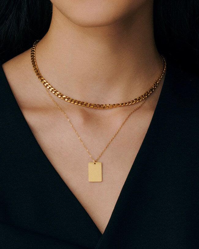 カーブチェーンネックレス