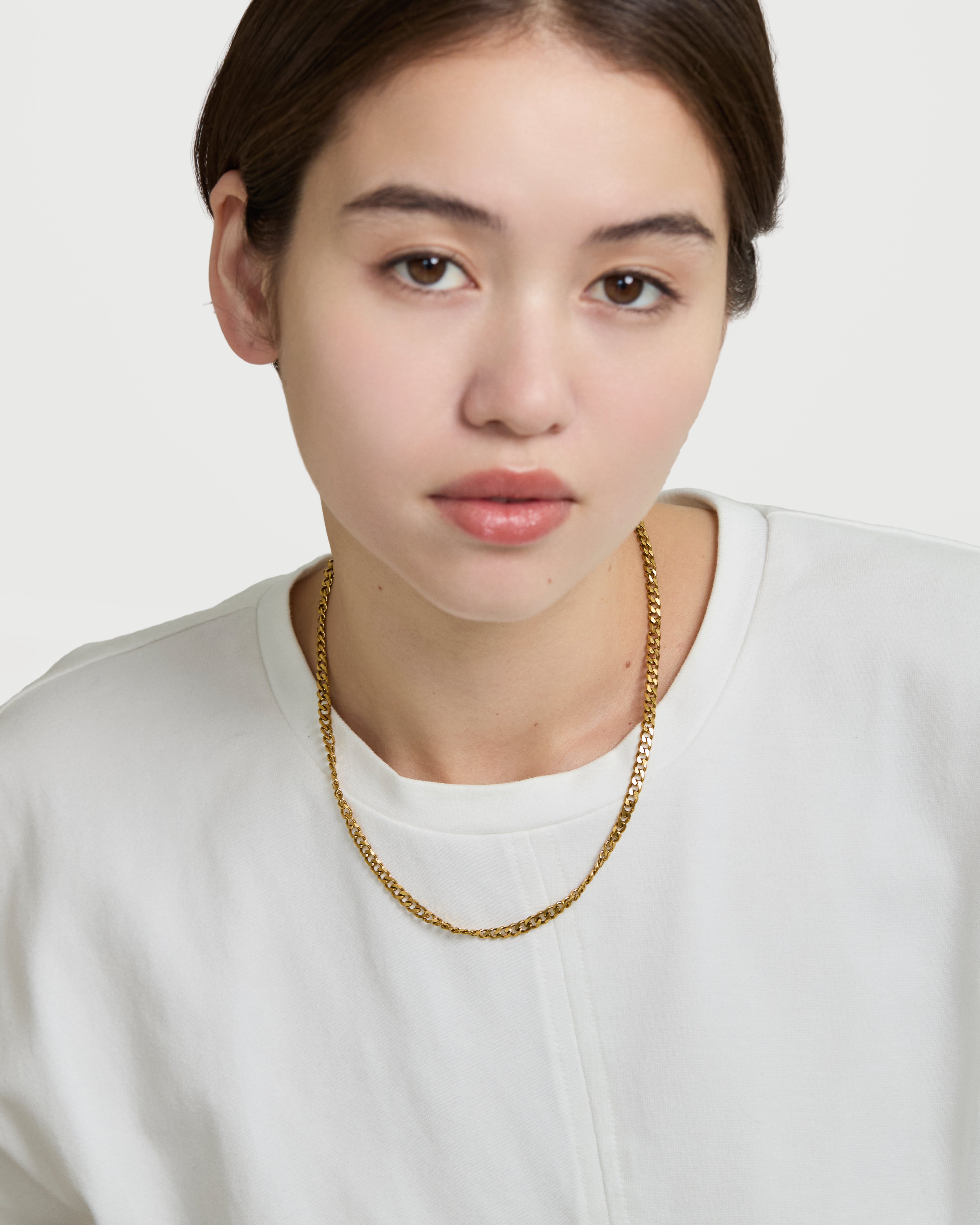 カーブチェーンネックレス