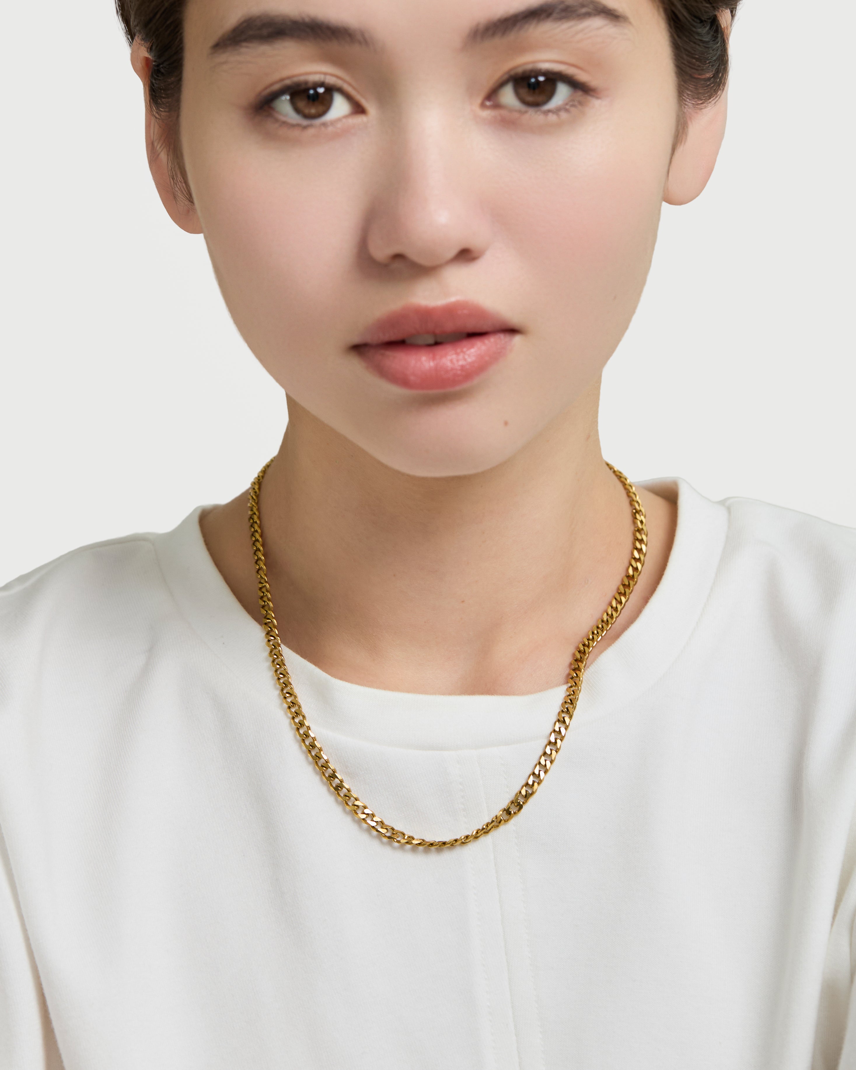 カーブチェーンネックレス