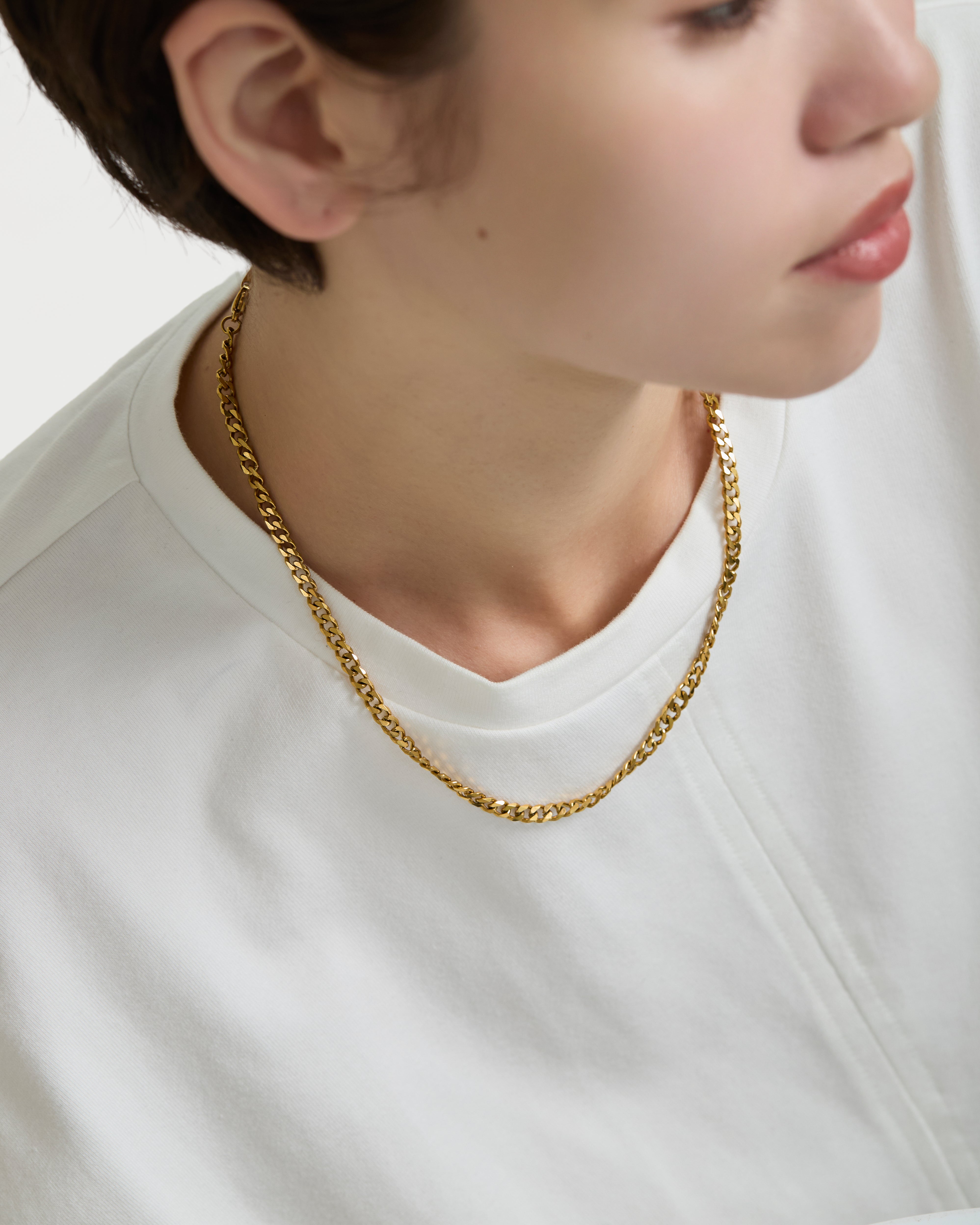 カーブチェーンネックレス