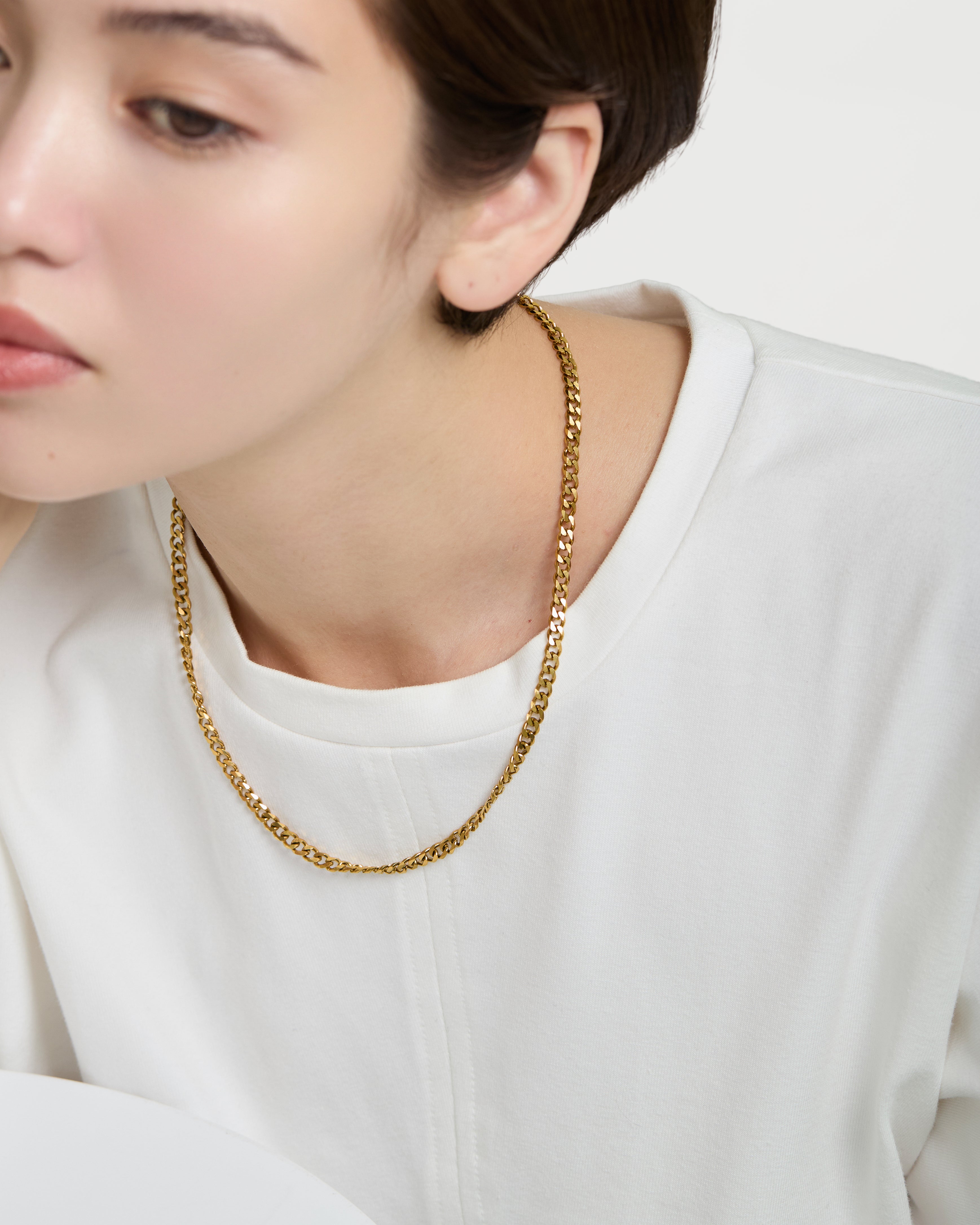 カーブチェーンネックレス