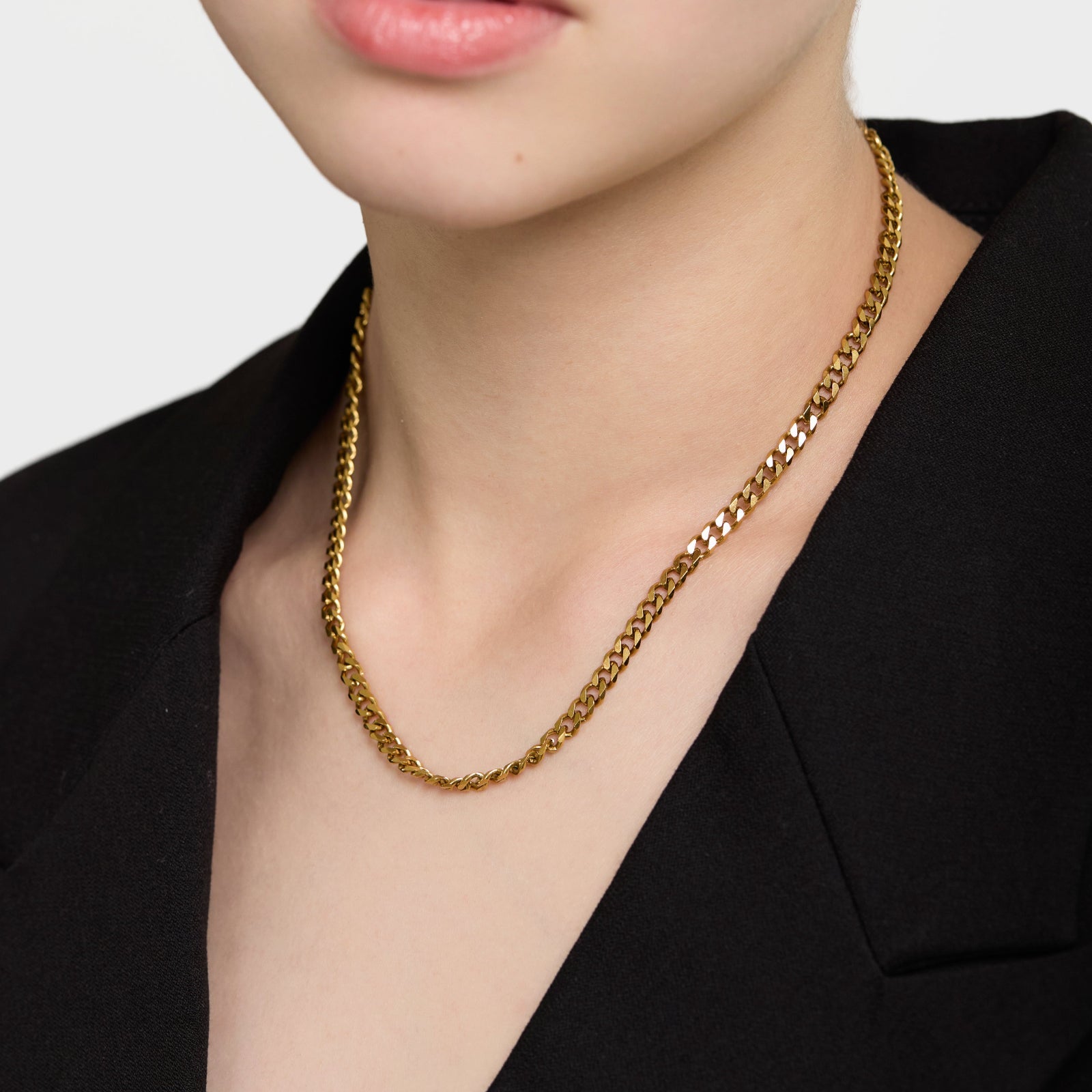 カーブチェーンネックレス