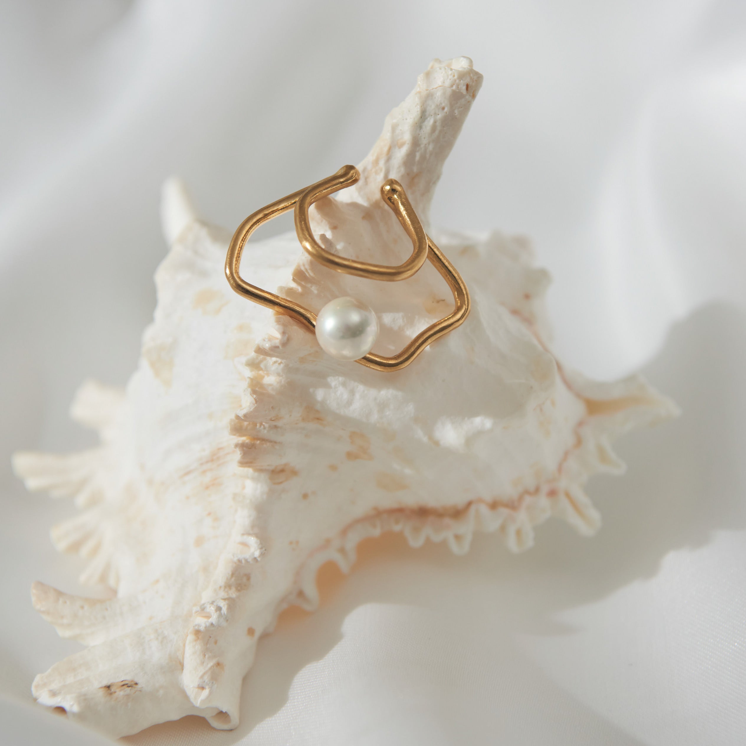 Petal Pearl Ear Cuff