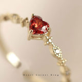 新発売記念セール！期間限定 71％OFF！2/12まで 新商品 指輪 レディース リング 可愛い ハート レッド石 ガーネット シンプル カジュアル オシャレ 上品 細い 細め シンプル ゴールド フリーサイズ 誕生日 ギフト プレゼント