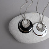 日本製 ジュエリー ロング ネックレス オープンムーン フープ 大振り おしゃれ ホワイト ブラック 選べる4タイプ (op-128)