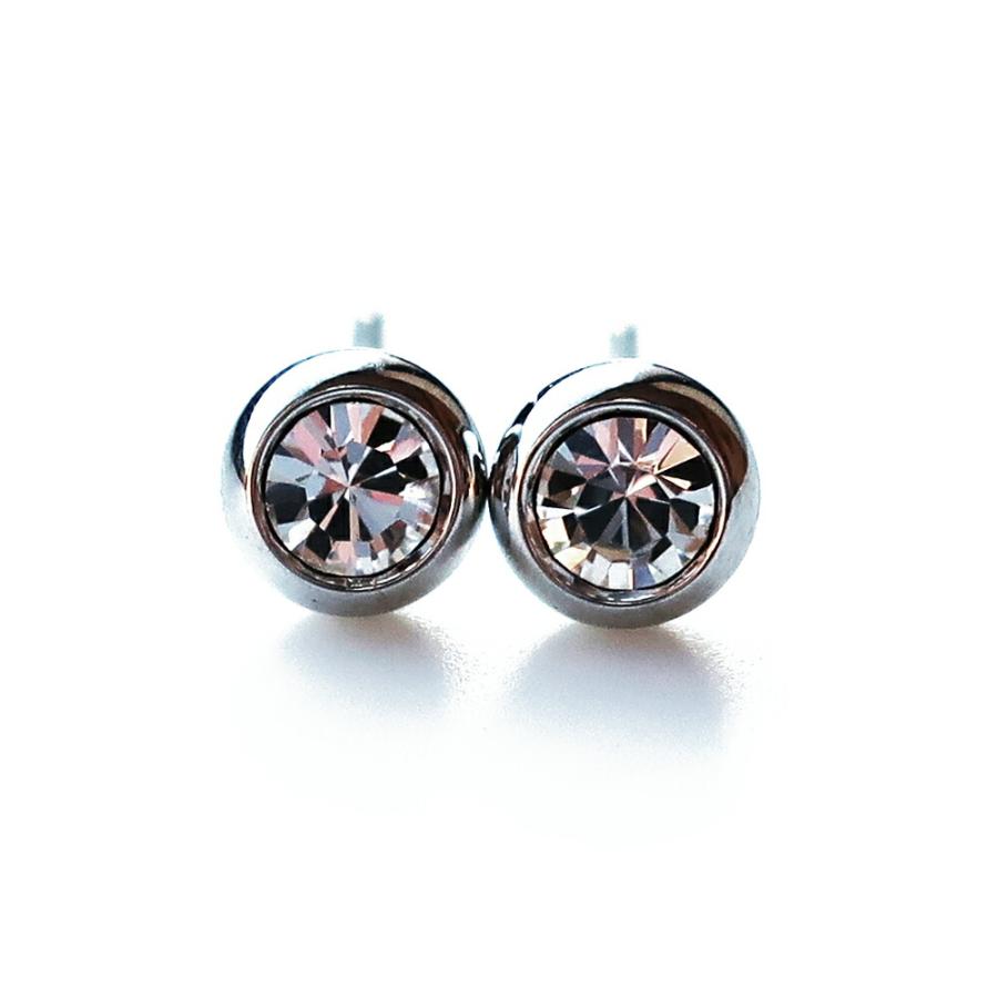 New Pure Titanium Stud Earrings with Small Stones, Perfect as Second Piercings, Formal Jewelry, Made in Japan, Available in Gold, Pink Gold, Silver, and Black (PI-N4)