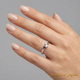 新商品 日本製 Vライン CZ シルバーリング — 指先を、静かに美しく。シルバー925 プラチナ仕上げ