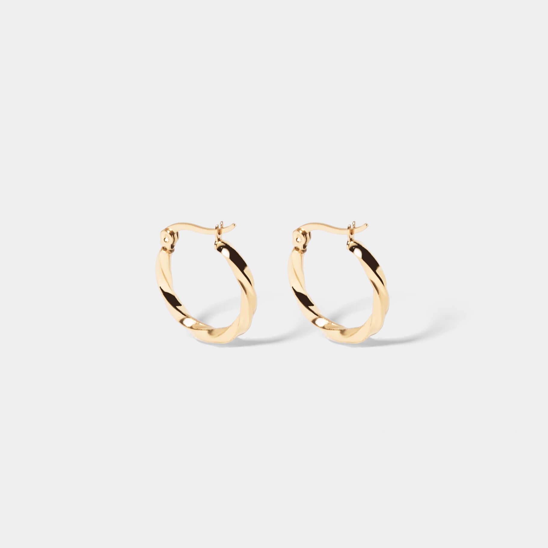 ツイストフープピアス