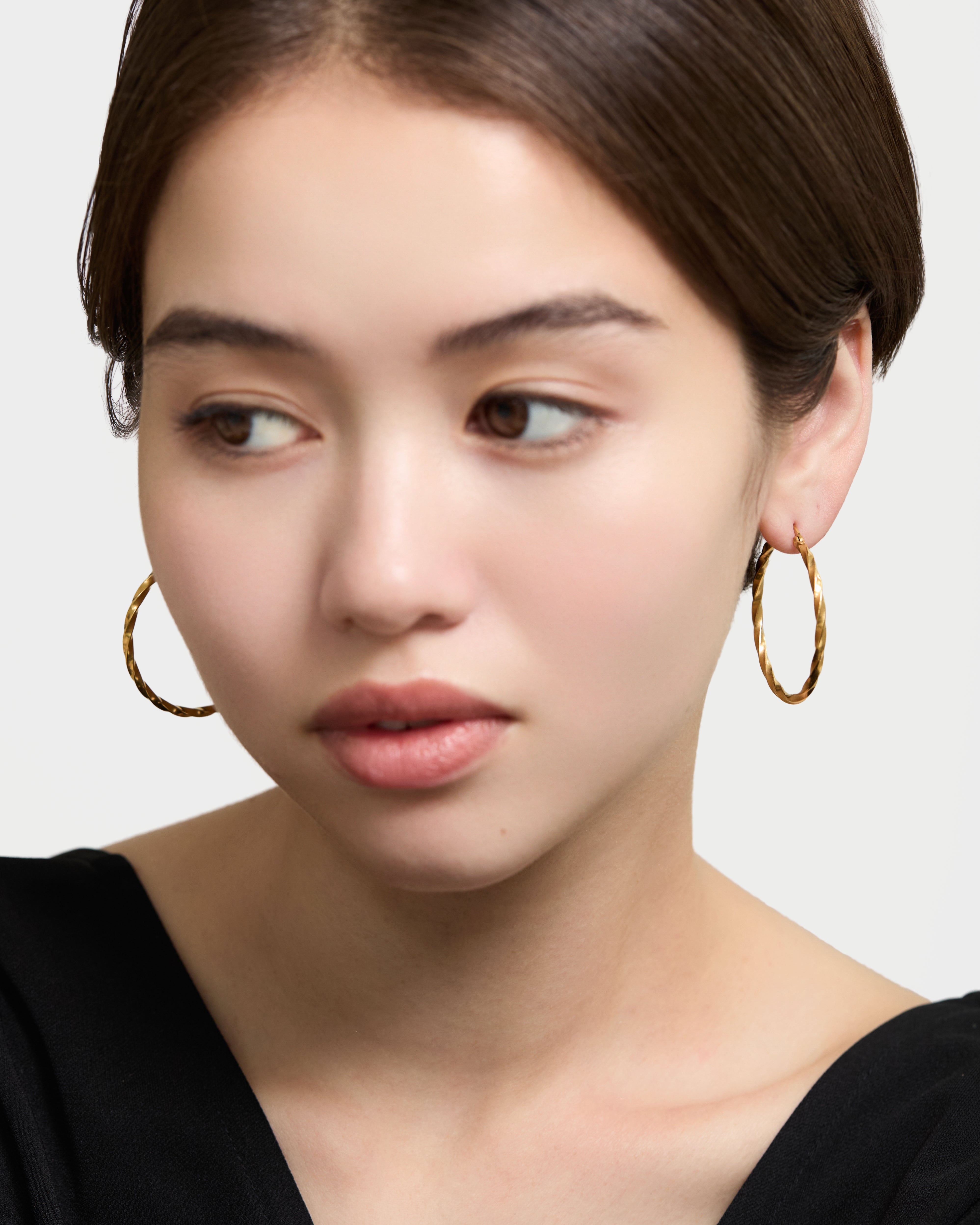 ツイストフープピアス