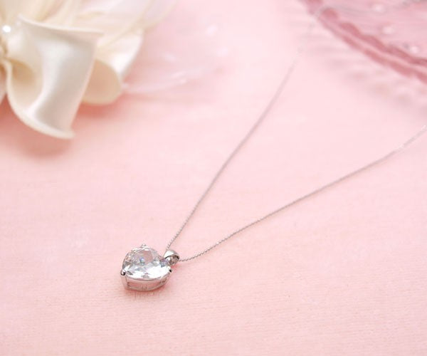 Limited Quantity [Treasure Chest] Exquisite CZ Shine ♪ Gorgeous and Cute Big Heart Necklace! Large Motif Platinum Finish